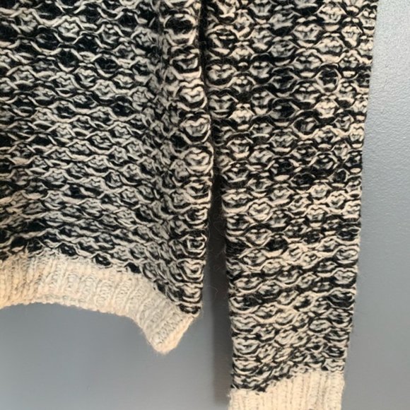 Banana Republic Crew Ruffle Sweater Black Small - Picture 9 of 12